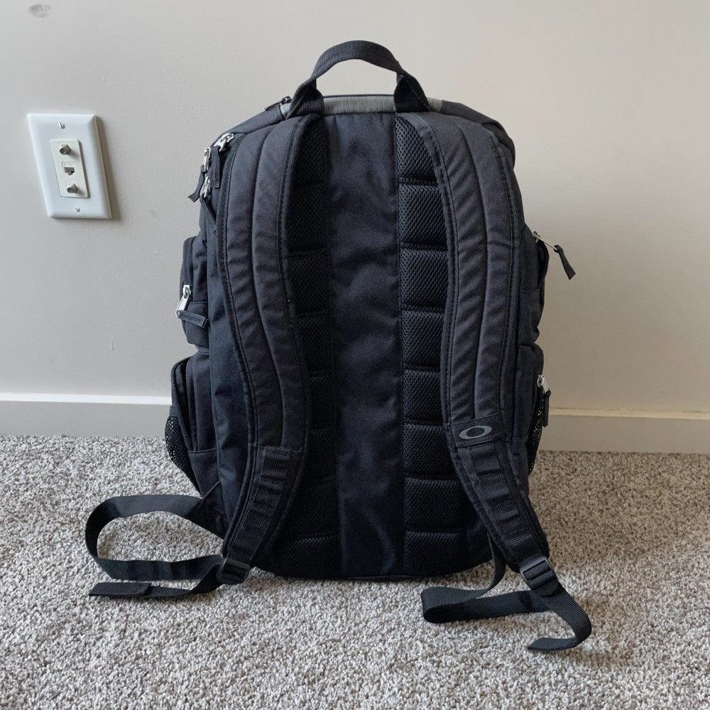Oakley | Toro Branded Backpack - NWOT - Picture 7 of 11